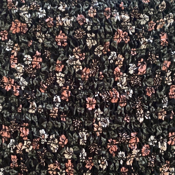 Floral Crop Top - Picture 2 of 2